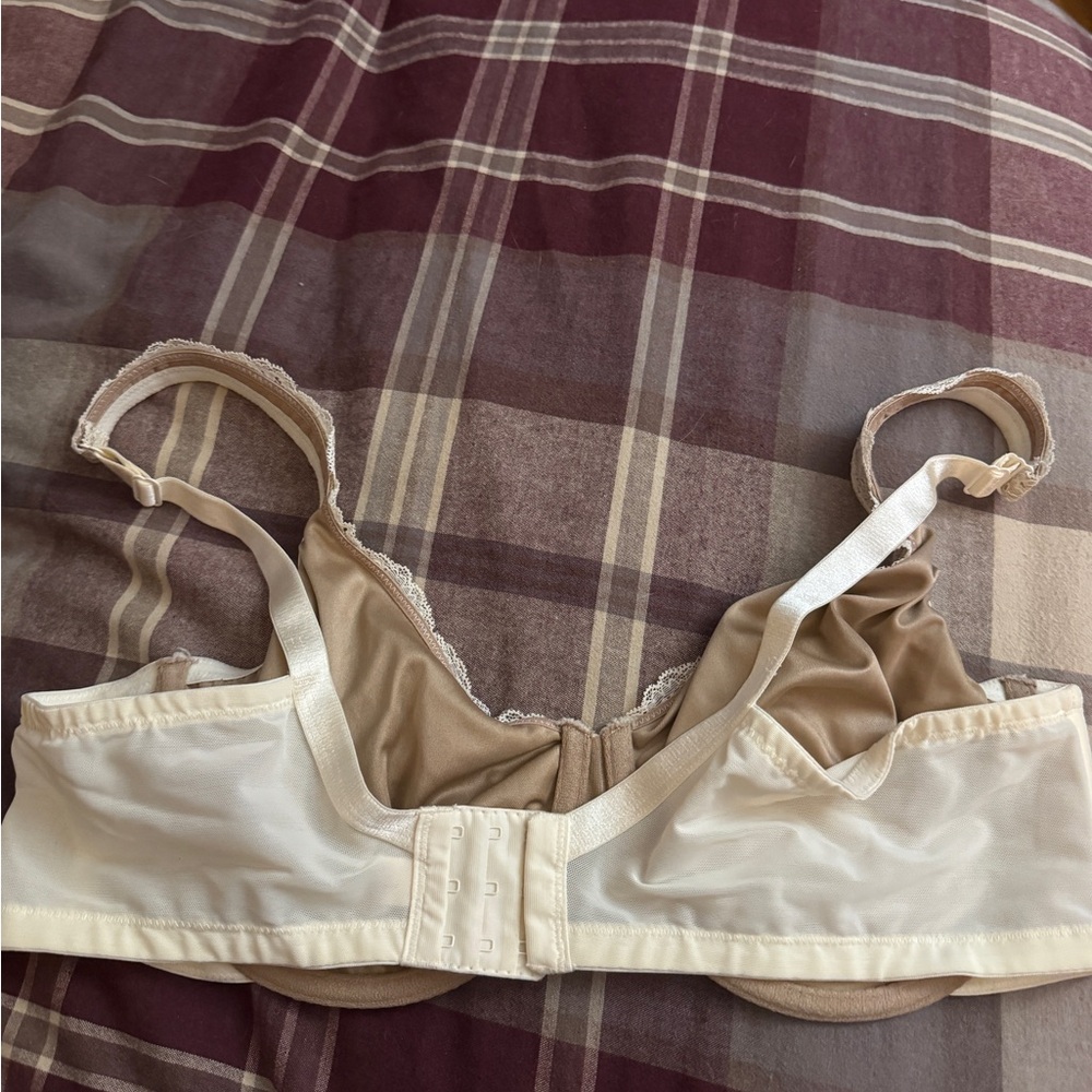 Cacique White Lace Dark Beige Fully Lined Cups Sz 42C Bra - Picture 3 of 9